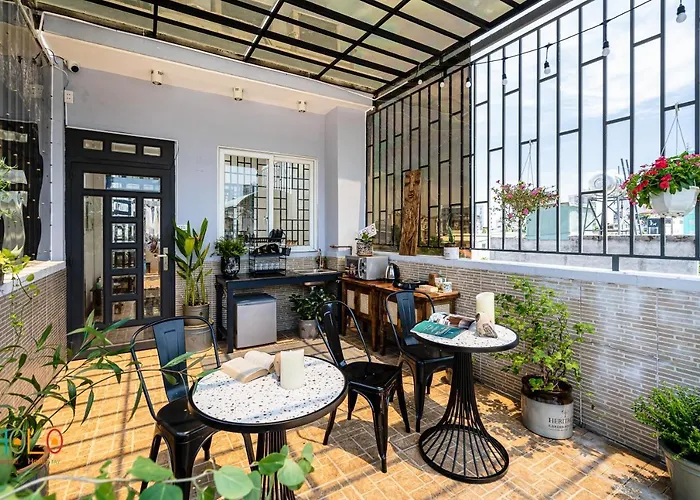 Holo Central Saigon - Serviced Homestay